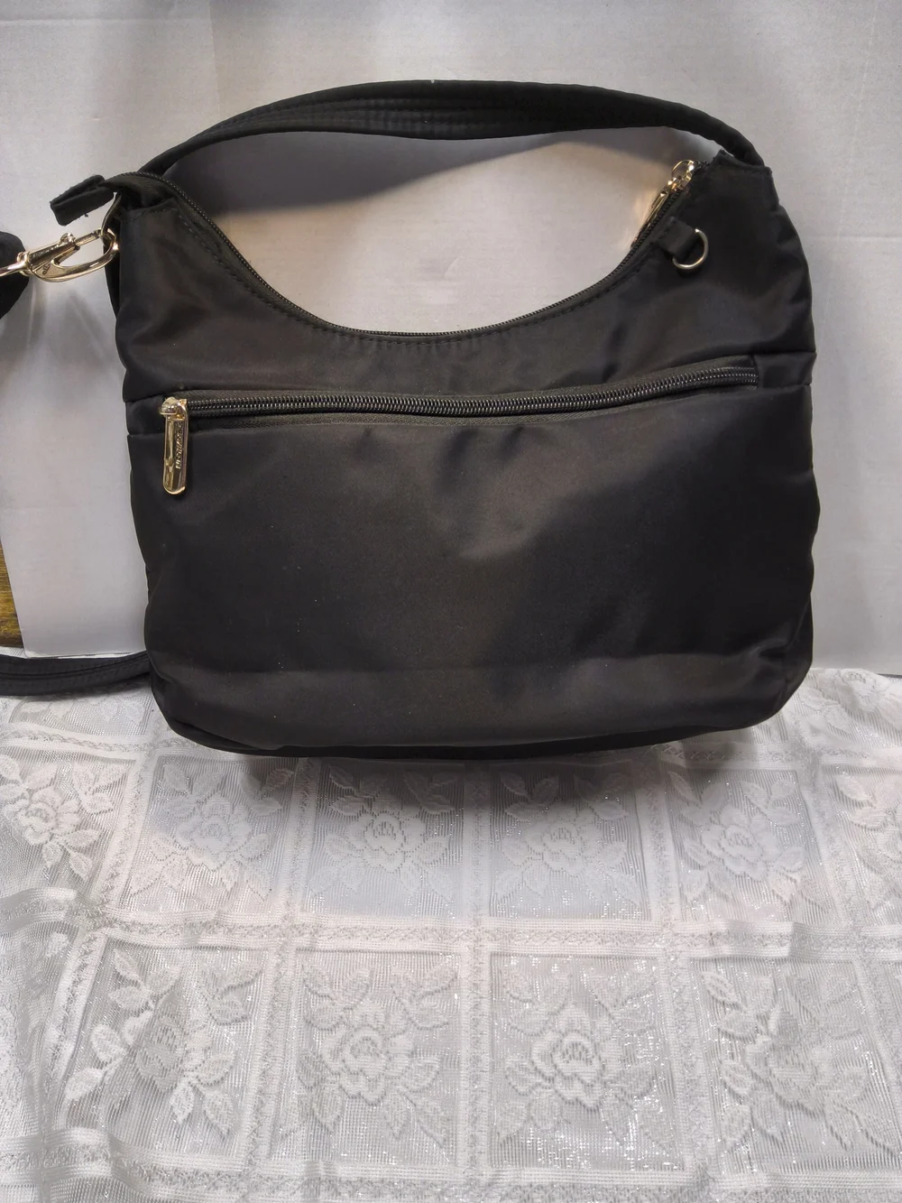 Preloved Travelon Black Nylon Shoulder Bag with Goldtone Hardware